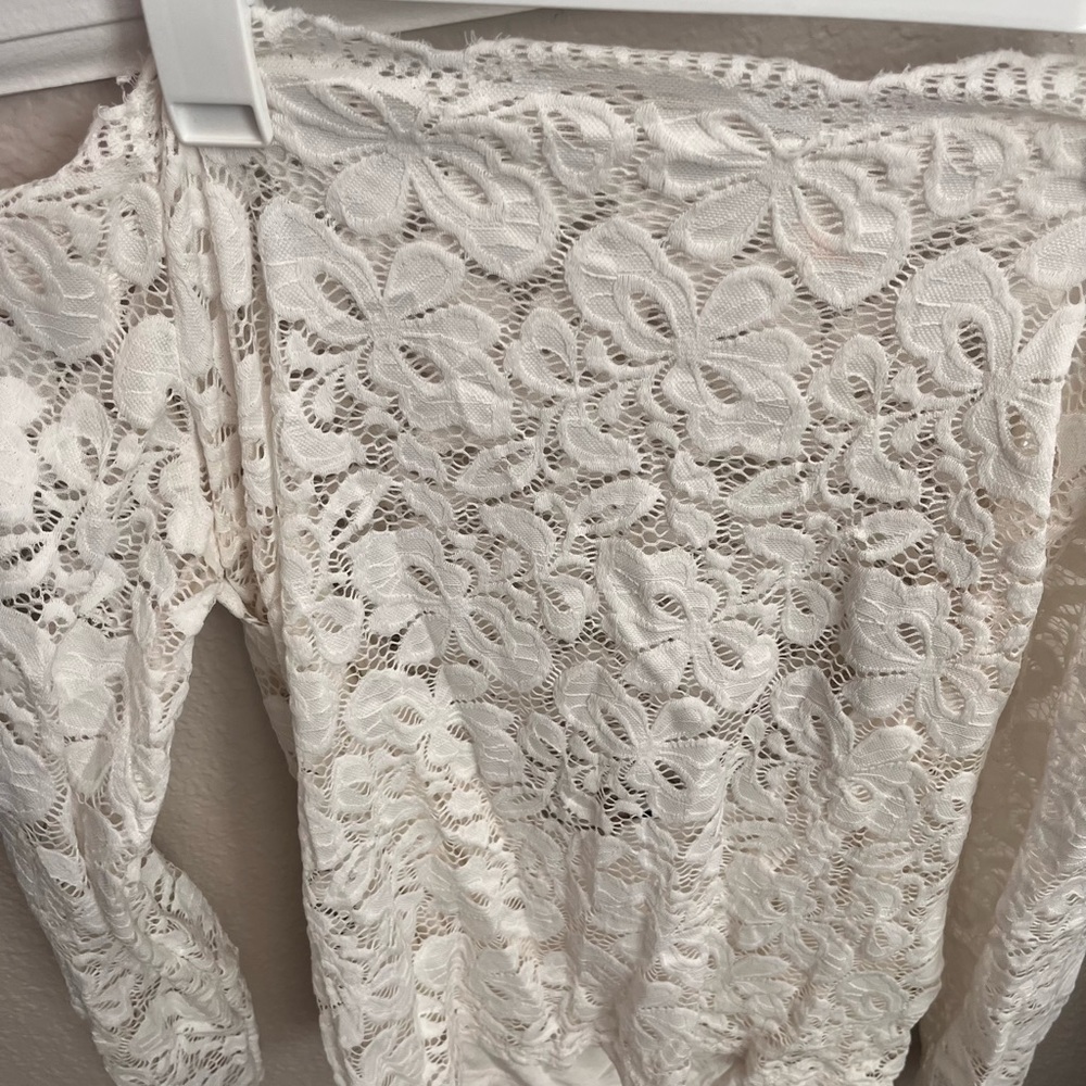 White lace long sleep no shoulder top